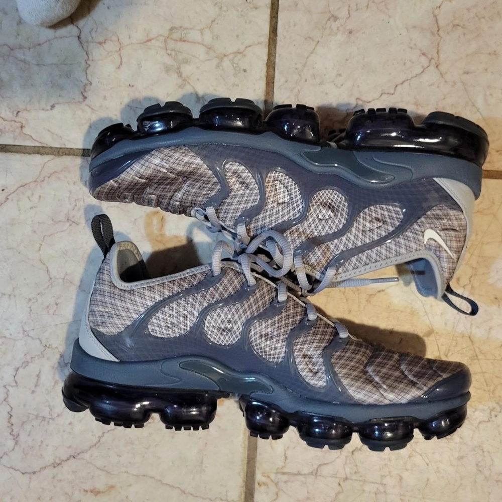 Nike Air Vapor Max Plus 924453-019 Wolf Grey Mens Size 9.5